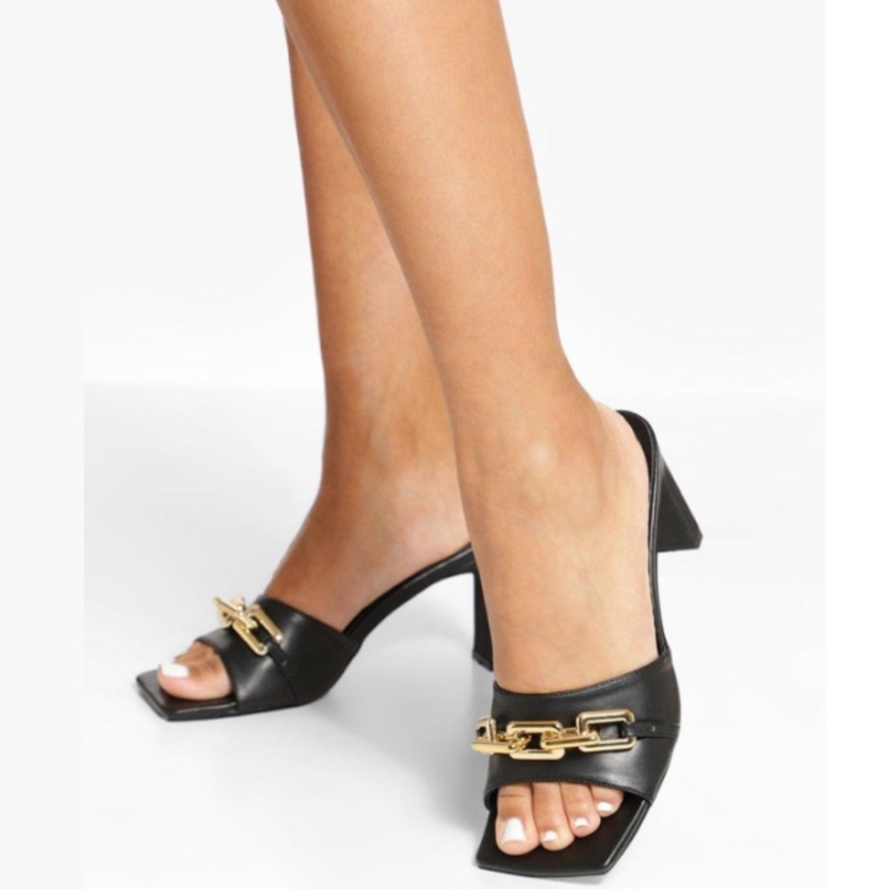 Chain Mules in Great Condition